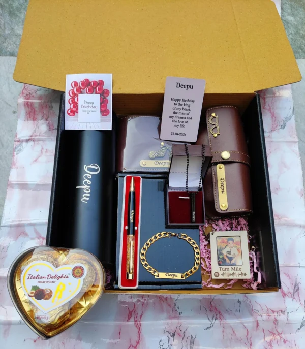 GiftsLo Luxury Personalized Mega Gift Box