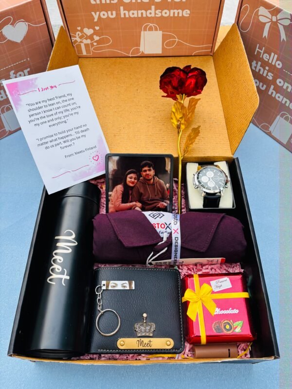 💝 Personalized Couple Surprise Gift Box – Romantic Premium Hamper